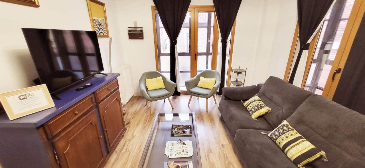 Www Sanmartinplaza Es En El Corazon Del Casco Historico Apartment Леон Екстериор снимка